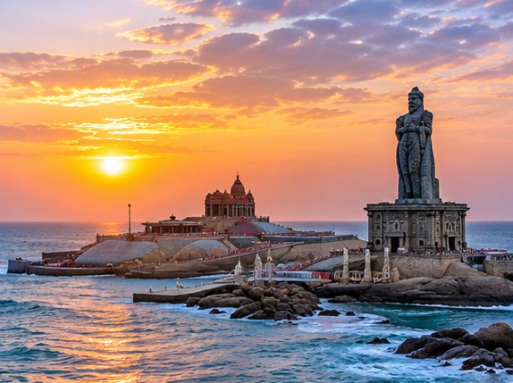 Kanyakumari sunrise and Vivekananda Rock Memorial